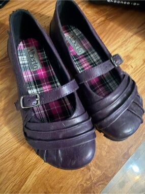Kids Mary Jane Dress Shoes in Deep Purple